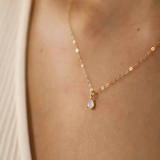 GINNY TEARDROP NECKLACE